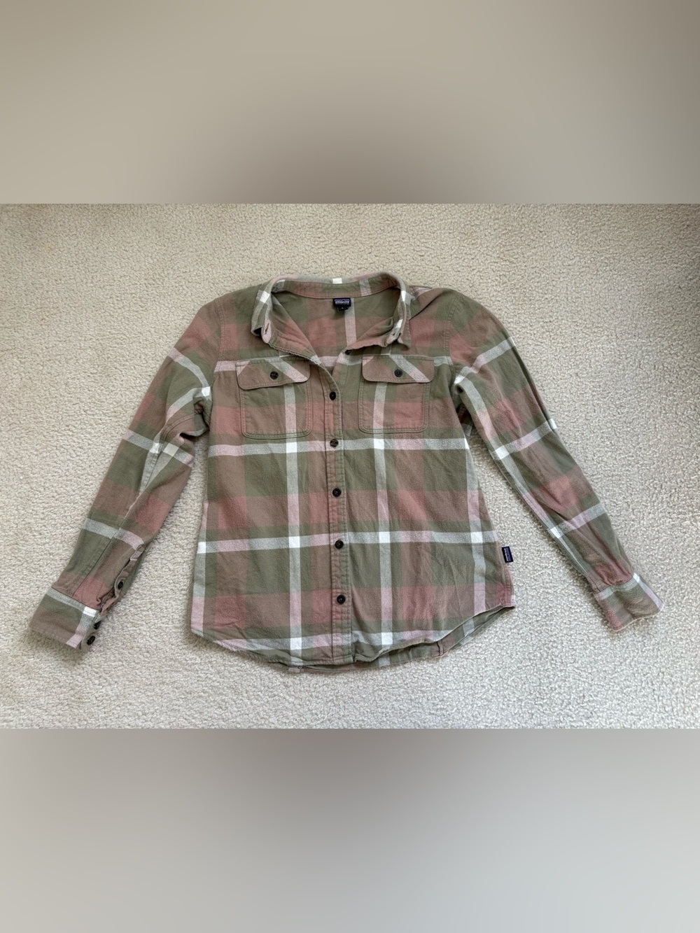 Patagonia long sleeved organic cotton midweight fjord flannel plaid shirt sz S